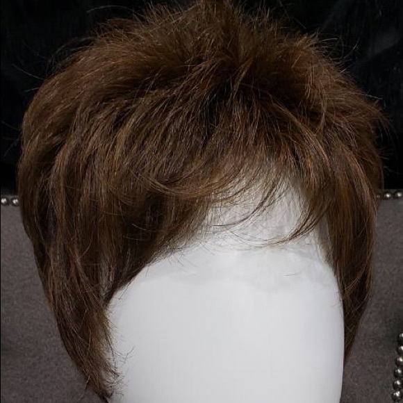 Pretty pixi short cut wig by hairdo - Picture 1 of 4